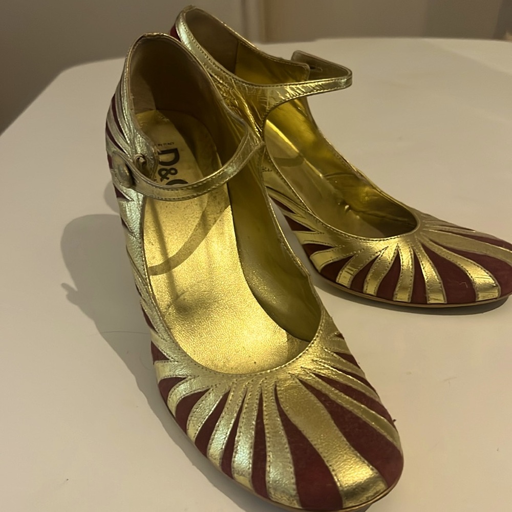Dolce & Gabbana D&G EU size 37 high heel mary janes